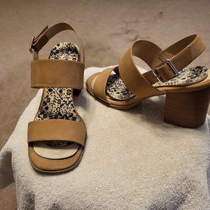 Dress and/or Casual Sandas, size 7.5M